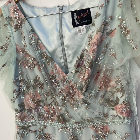 Mac Duggal - Blue Multi Floral Flutter Sleeve V-Neck Maxi Dress - Size 10 - Picture 5 of 17